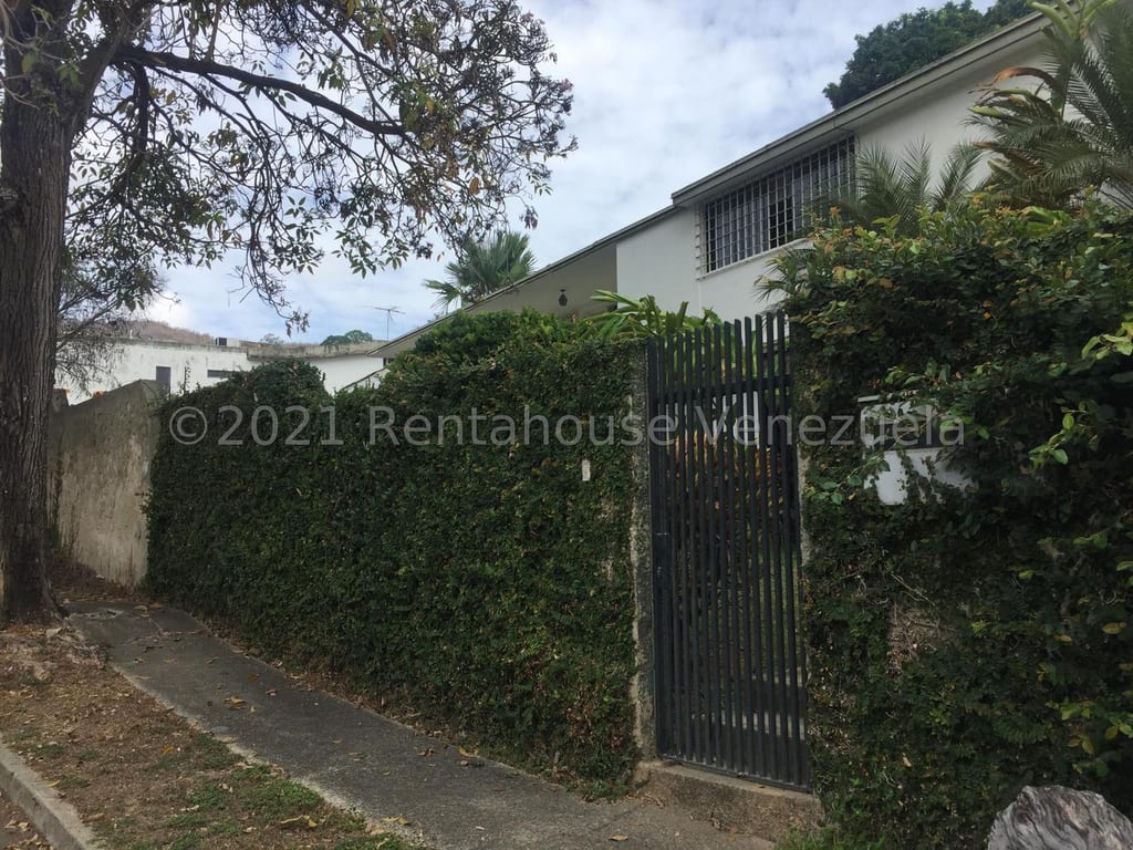 Casa en venta de 8 hab. y 700 m² en Prados Del Este, Caracas