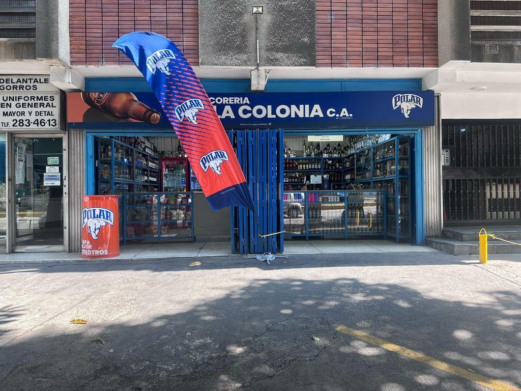 Local comercial en venta de 60 m² en Los Dos Caminos, Caracas