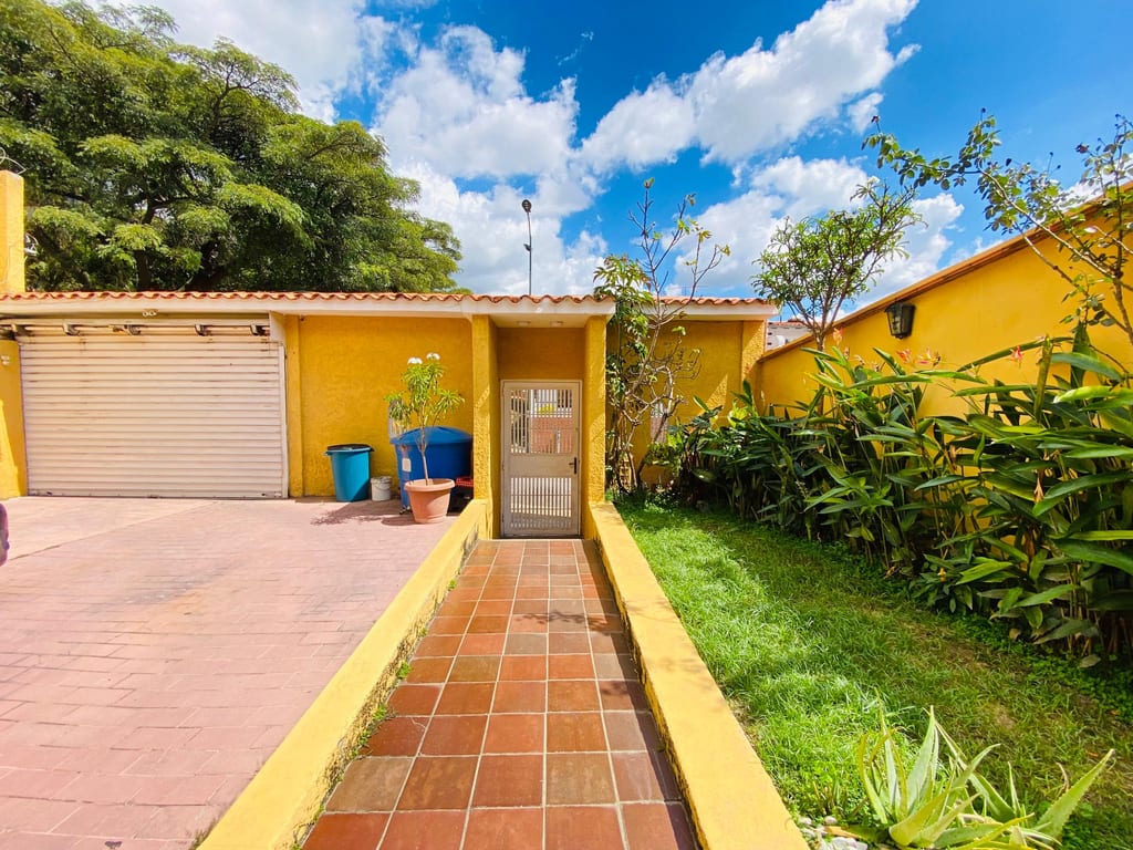 Casa en venta de 4 hab. y 680 m² en El Marqués, Caracas