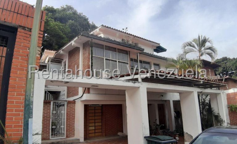 Casa con 8 habitaciones y 6 baños en Santa Sofia, Caracas