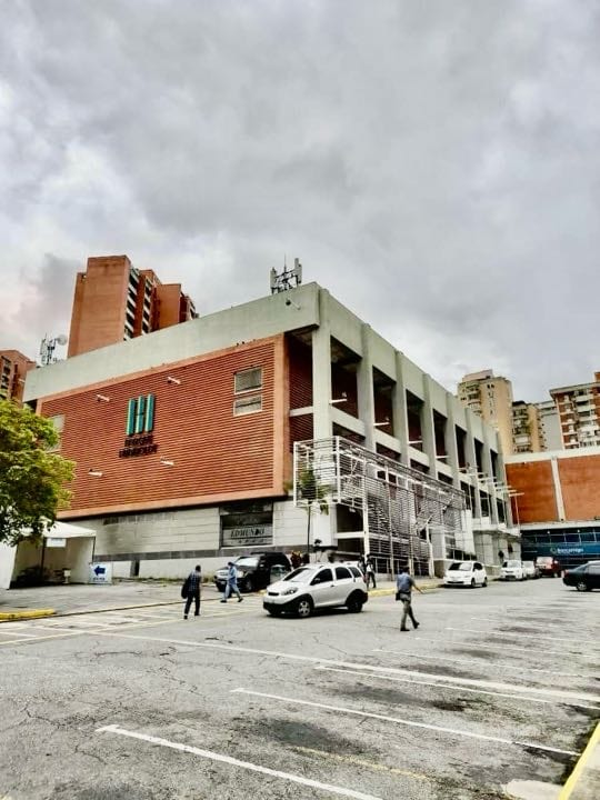 Local comercial en venta de 3.838 m² en Parque Humboldt, Caracas