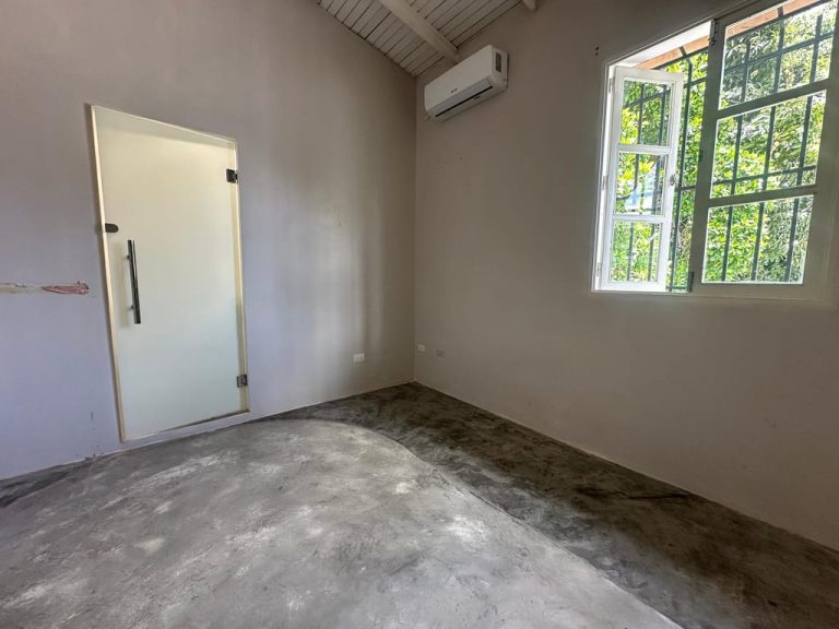 Local comercial en alquiler de 13 m² en Los Palos Grandes, Caracas