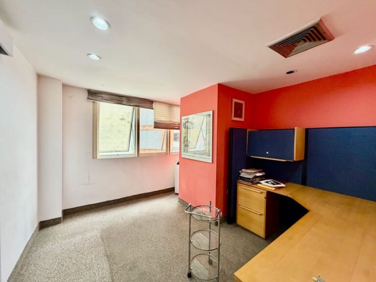 Oficina de 92 m² en San Bernardino, Caracas