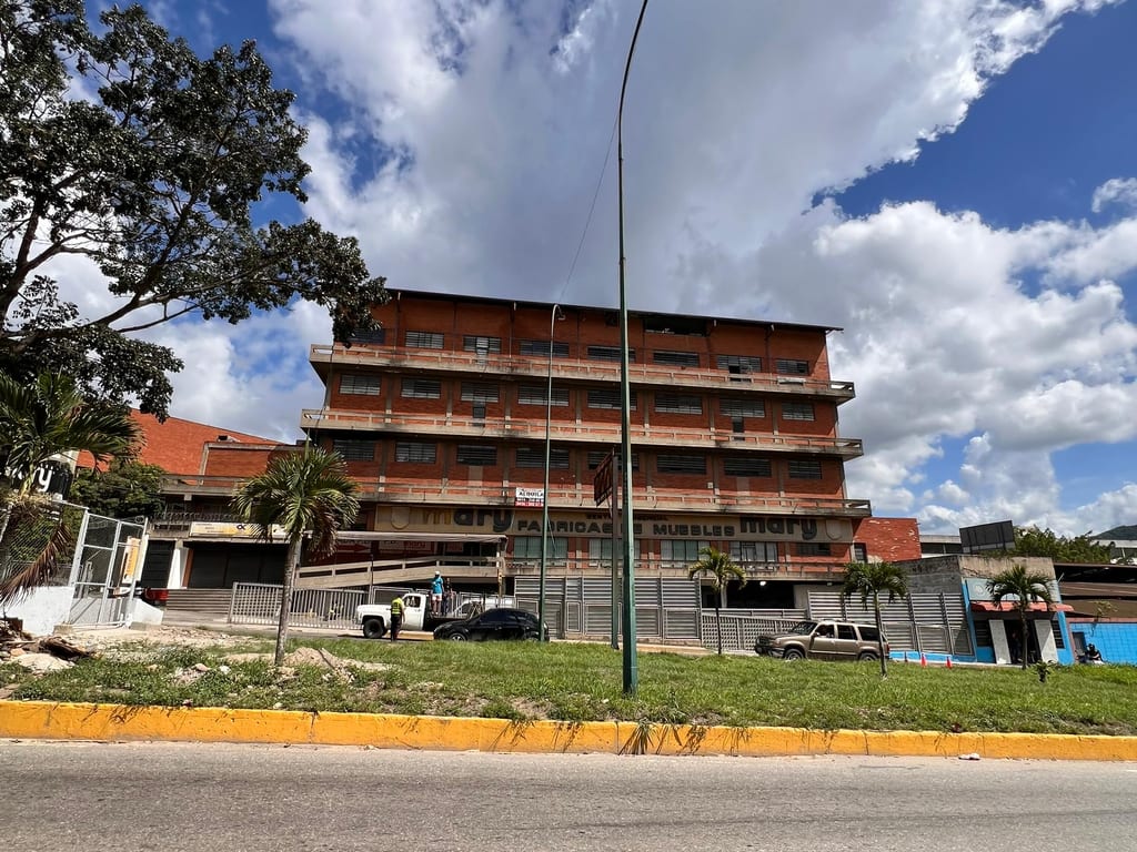 Galpón en alquiler de 950 m² en La Yaguara, Caracas