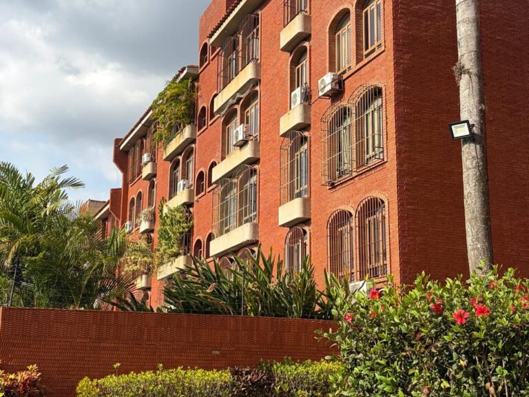 Apartamento en alquiler de 3 hab. y 152 m² en La Tahona, Caracas