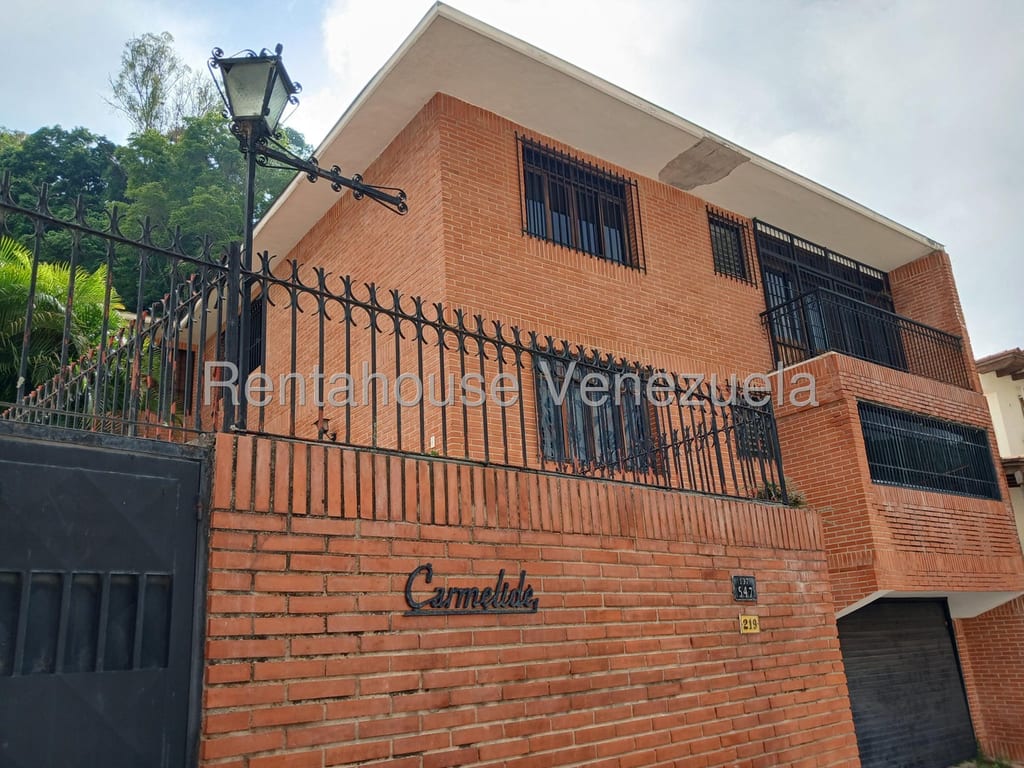 Casa en venta de 3 hab. y 361 m² en Santa Sofia, Caracas
