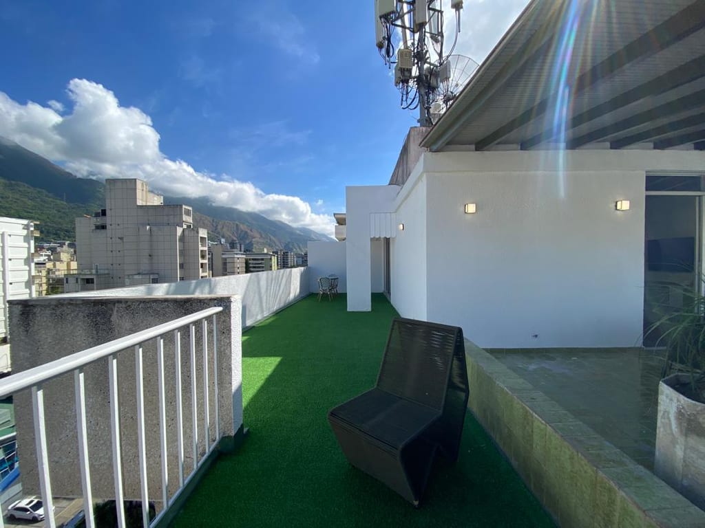 Apartamento en alquiler de 3 hab. y 200 m² en Los Palos Grandes, Caracas
