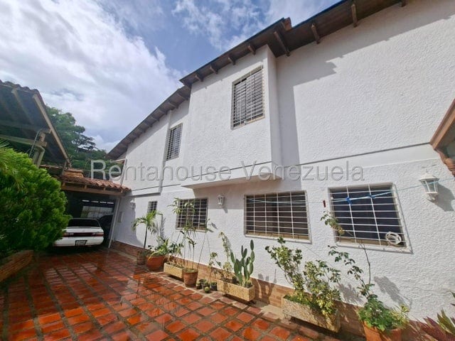 Casa en venta de 4 hab. y 314 m² en La Trinidad, Caracas
