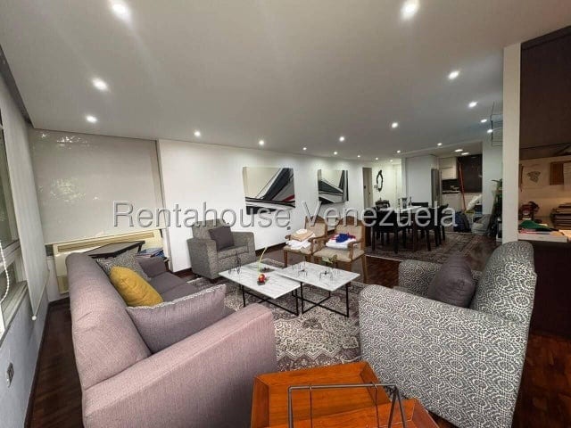 Apartamento en venta de 3 hab. y 130 m² en San Román, Caracas