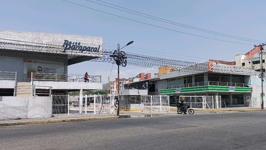 Local comercial en Paraparal, Valencia