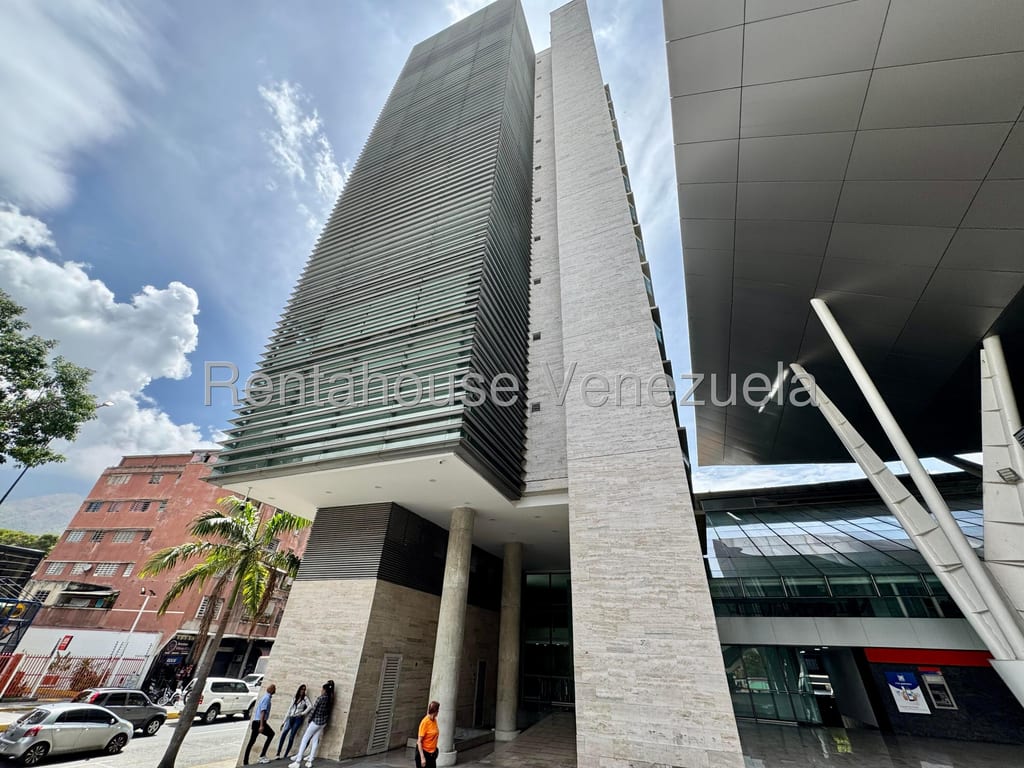 Oficina en venta de 102 m² en Los Dos Caminos, Caracas