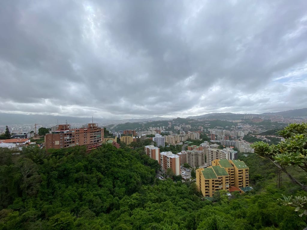 Apartamento en venta de 3 hab. y 340 m² en Colinas de Bello Monte, Caracas