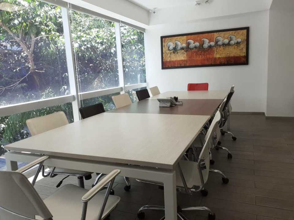 Oficina en venta de 145 m² en Las Mercedes, Caracas