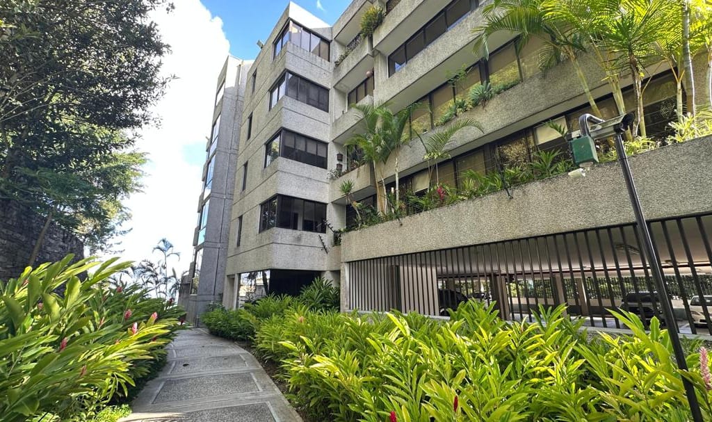 Apartamento en venta de 4 hab. y 325 m² en Alto Hatillo, Caracas