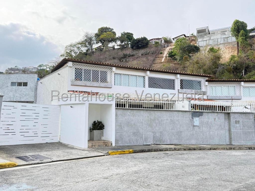Casa en venta de 4 hab. y 297 m² en Santa Paula, Caracas