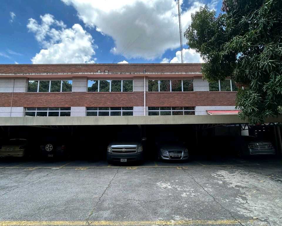 Oficina en alquiler de 804 m² en Los Ruices, Caracas