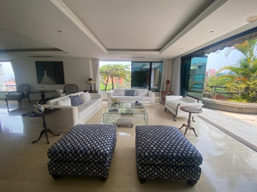 Apartamento en venta de 5 hab. y 770 m² en La Castellana, Caracas