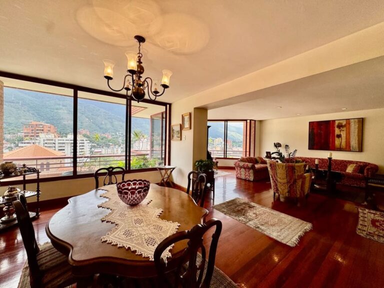 Apartamento en venta de 4 hab. y 228 m² en La Florida, Caracas