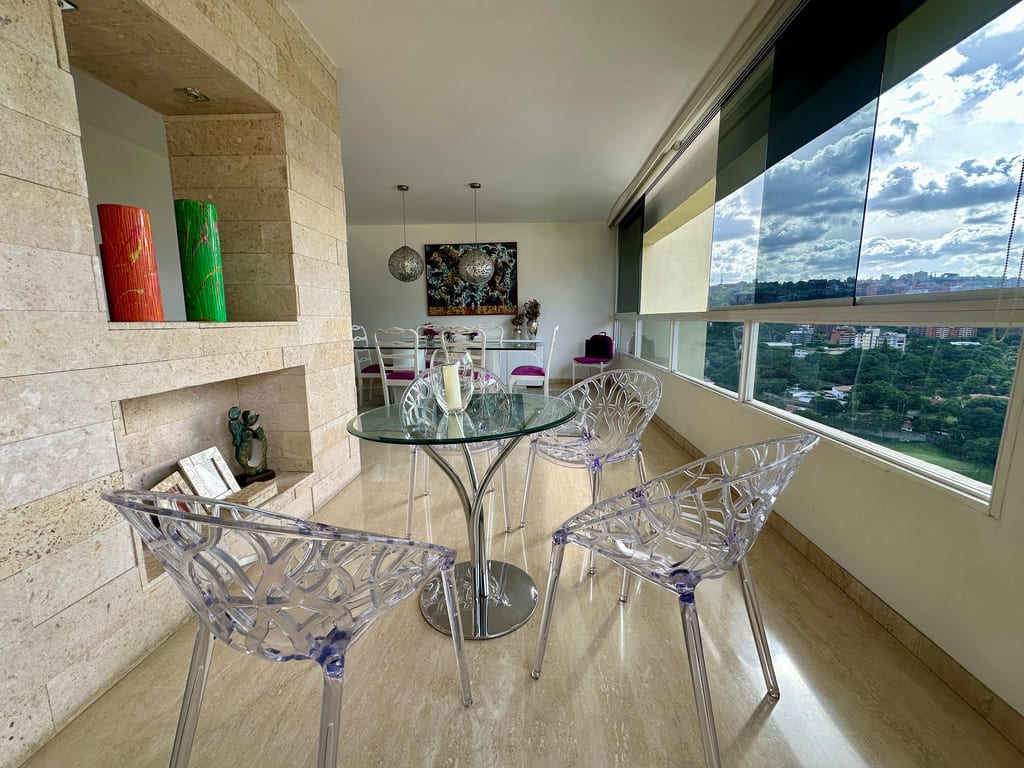 Apartamento en alquiler de 4 hab. y 267 m² en Las Mesetas, Caracas