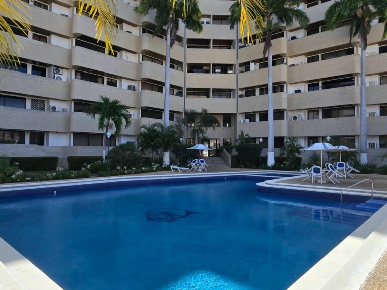 Apartamento en venta de 2 hab. y 72 m² en Urbanización Costa Azul, Margarita