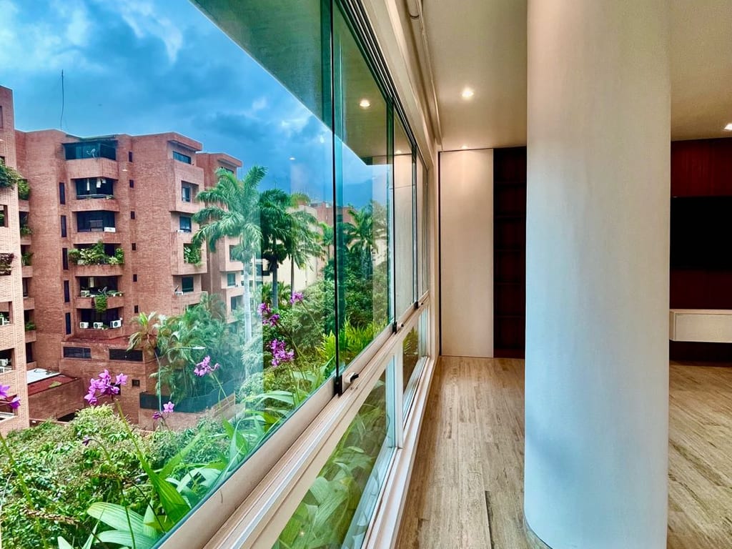 Apartamento en alquiler de 4 hab. y 150 m² en Campo Alegre, Caracas