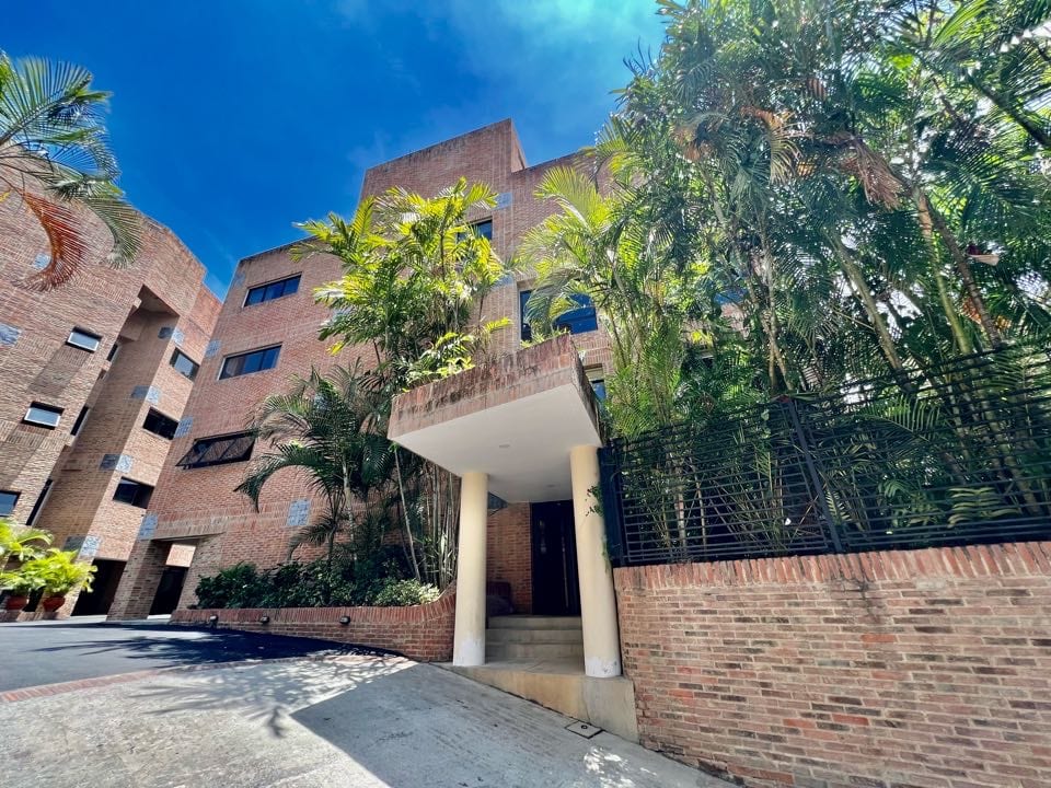 Apartamento en venta de 7 hab. y 756 m² en El Bosque, Caracas