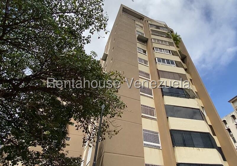 Apartamento en venta de 3 hab. y 193 m² en Colinas de Bello Monte, Caracas