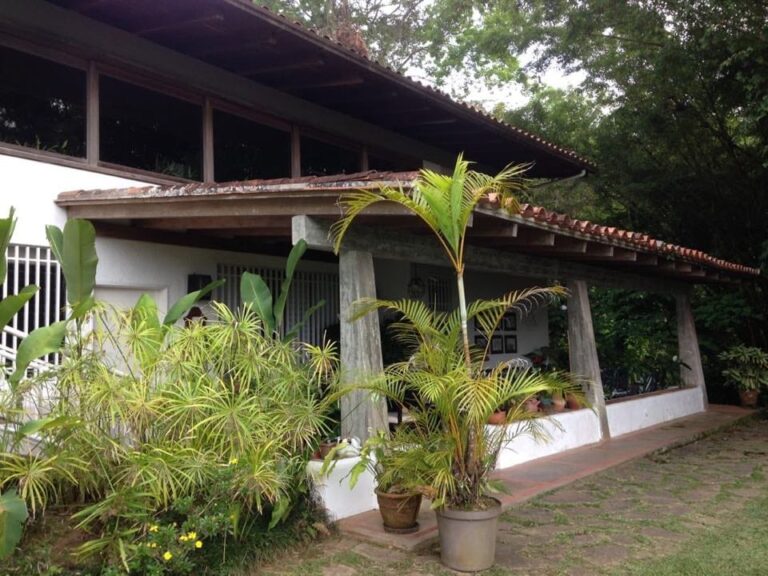 Casa en venta de 5 hab. y 380 m² en Alto Hatillo, Caracas