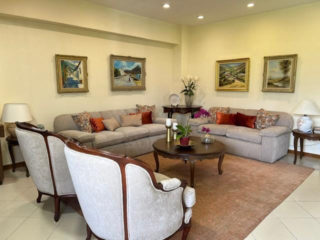 Apartamento en alquiler de 4 hab. y 360 m² en Valle Arriba, Caracas