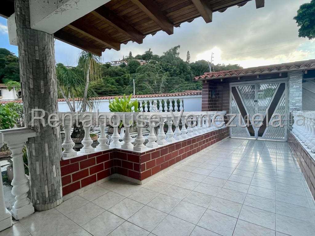 Casa en venta de 5 hab. y 764 m² en Santa Paula, Caracas