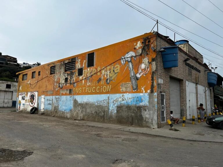 Local comercial en venta de 400 m² en Catia La Mar, Catia La Mar