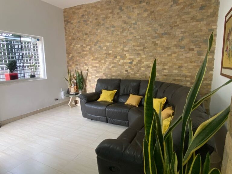 Apartamento en venta de 3 hab. y 430 m² en Los Palos Grandes, Caracas