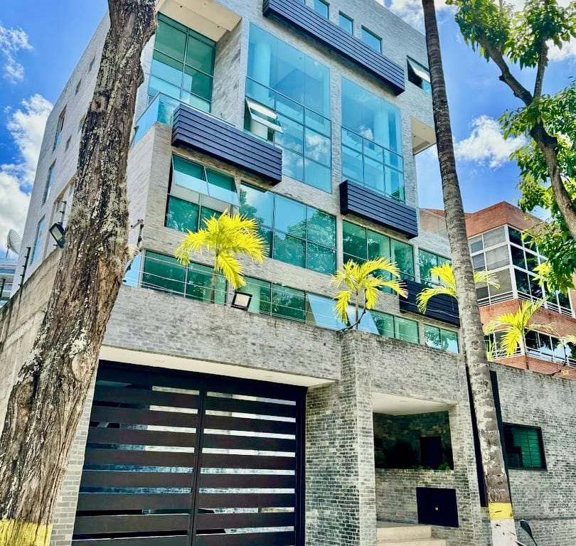 Apartamento en venta de 3 hab. y 360 m² en Los Naranjos (Las Mercedes), Caracas