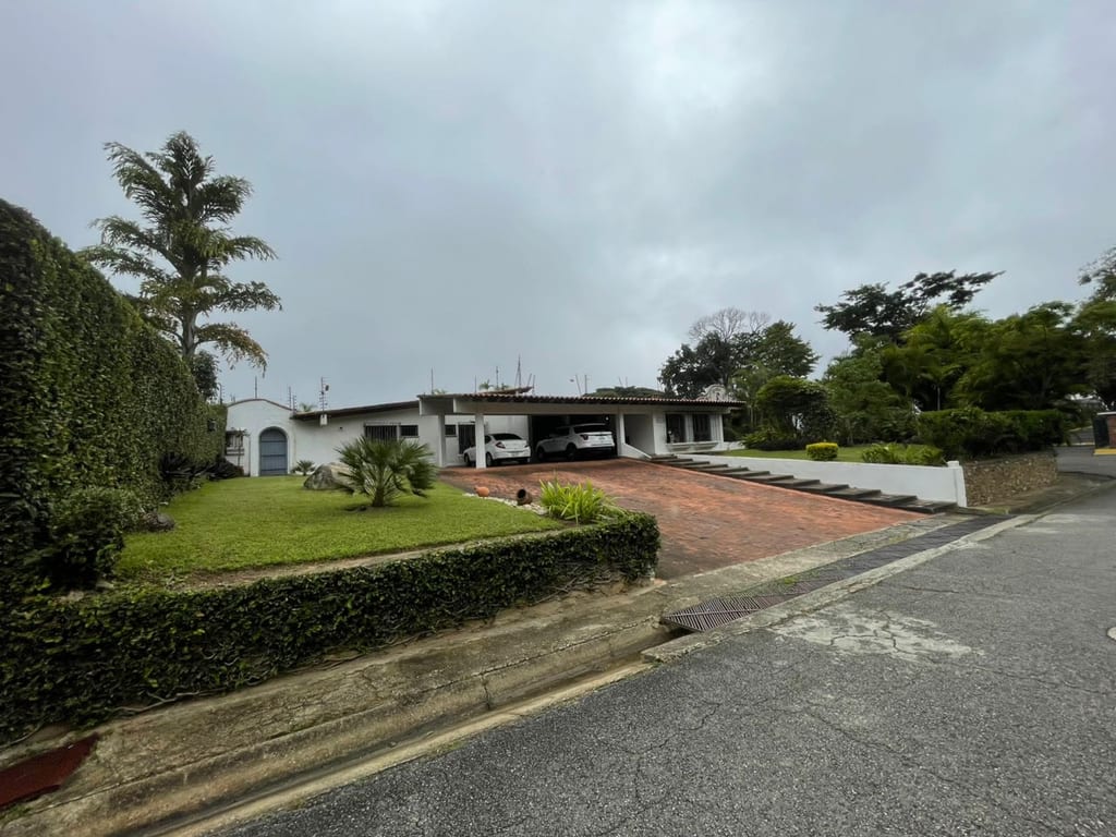 Casa en venta de 5 hab. y 850 m² en Cerro Verde, Caracas