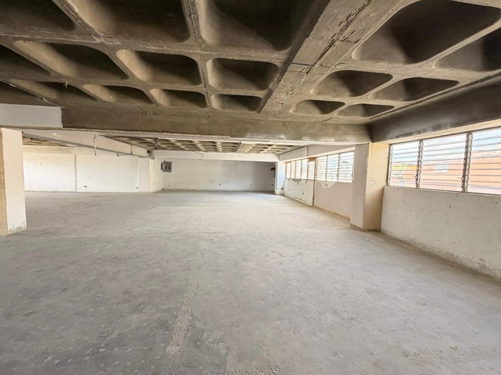 Local comercial en alquiler de 300 m² en Guaicay, Caracas