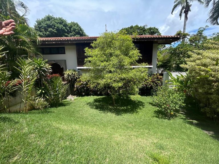 Casa con 7 habitaciones y 7 baños en Los Chorros, Caracas