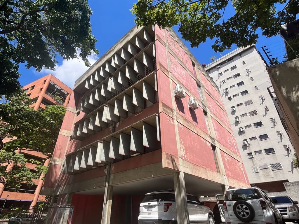 Oficina en venta de 726 m² en El Rosal, Caracas
