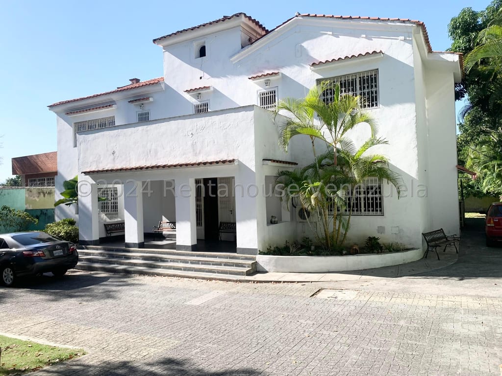 Casa en venta de 9 hab. y 840 m² en Alta Florida, Caracas