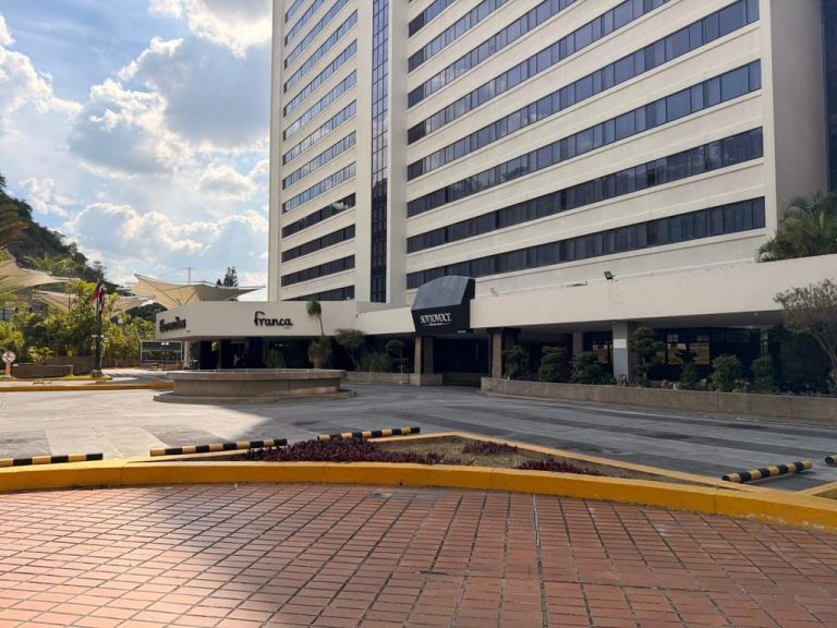 Oficina en alquiler de 313 m² en Chuao, Caracas
