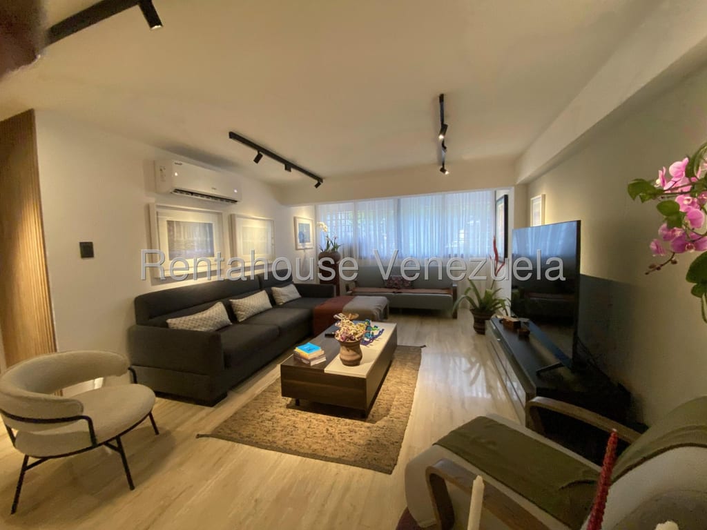 Apartamento en venta de 4 hab. y 254 m² en Cumbres de Curumo, Caracas
