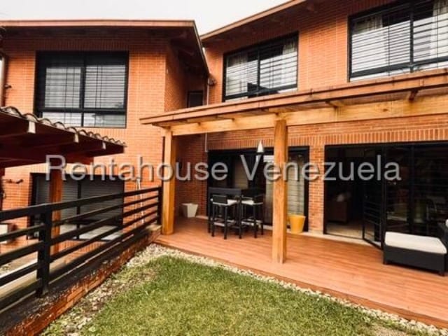Townhouse en Oripoto, Caracas