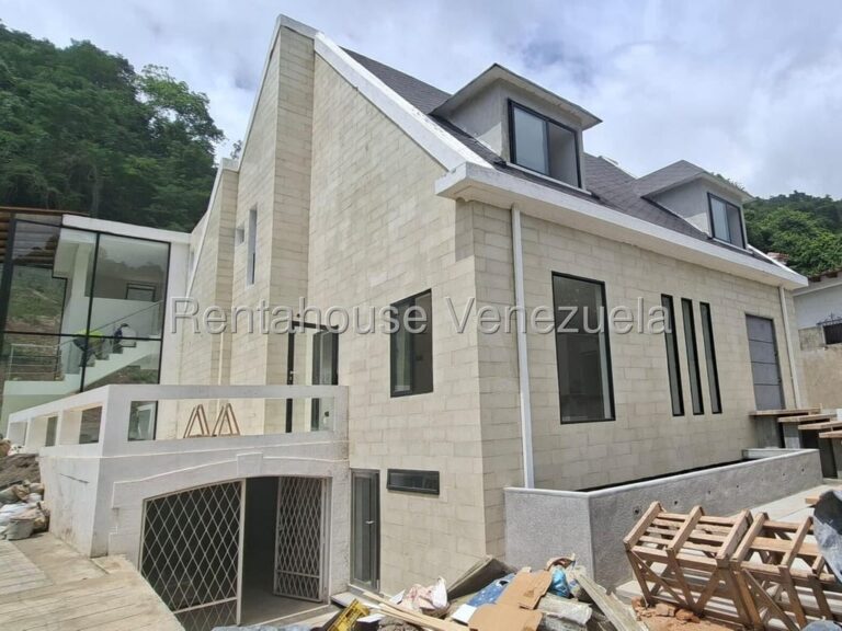 Casa de 7 habitaciones y 850 m² en Santa Sofia, Caracas