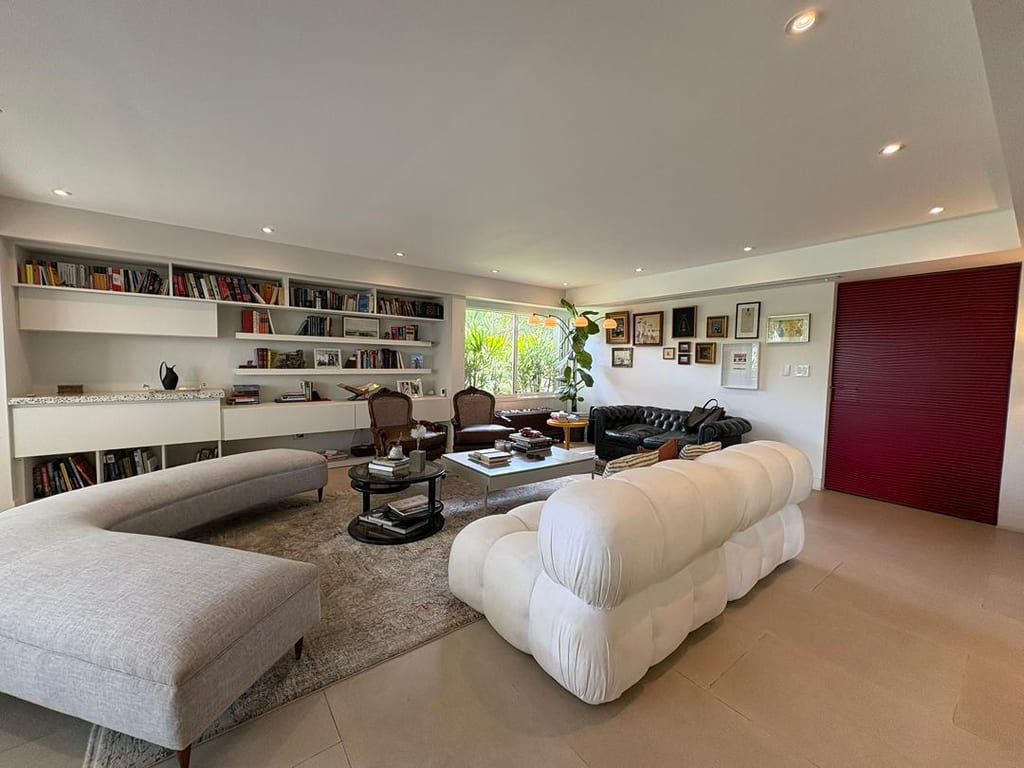 Apartamento en venta de 3 hab. y 232 m² en Altamira, Caracas