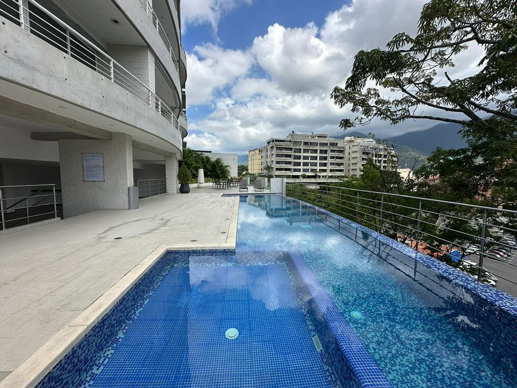 Apartamento en venta de 2 hab. y 131 m² en Chulavista, Caracas