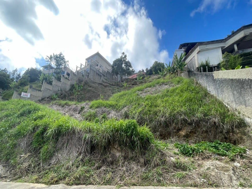 Terreno en venta de 1.756 m² en La Lagunita, Caracas
