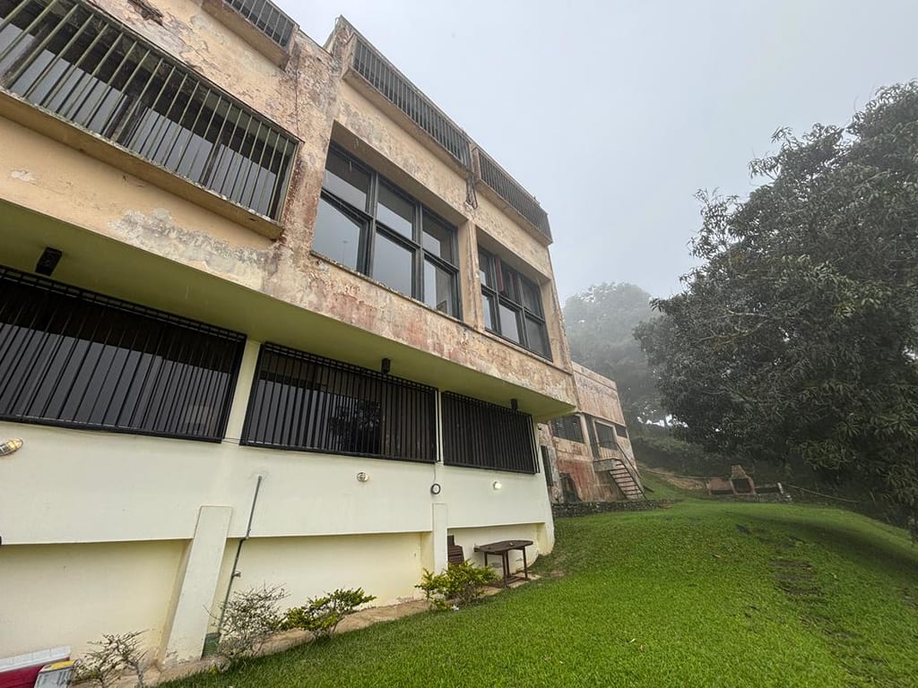 Casa en venta de 9 hab. y 900 m² en Alto Hatillo, Caracas