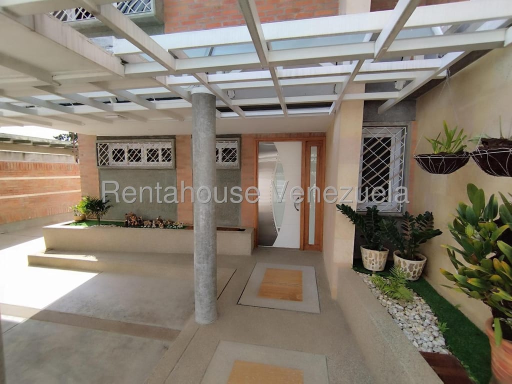 Casa en venta de 4 hab. y 894 m² en Prados Del Este, Caracas