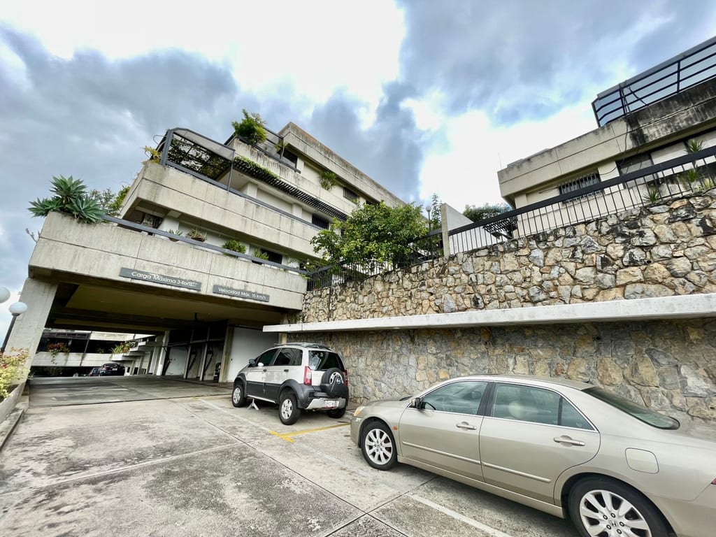 Apartamento en venta de 5 hab. y 350 m² en La Tahona, Caracas