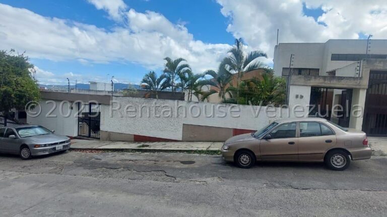 Casa en venta de 8 hab. y 850 m² en Alta Florida, Caracas