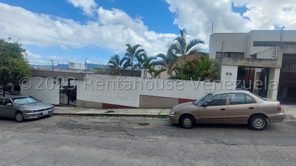 Casa en venta de 8 hab. y 850 m² en Alta Florida, Caracas